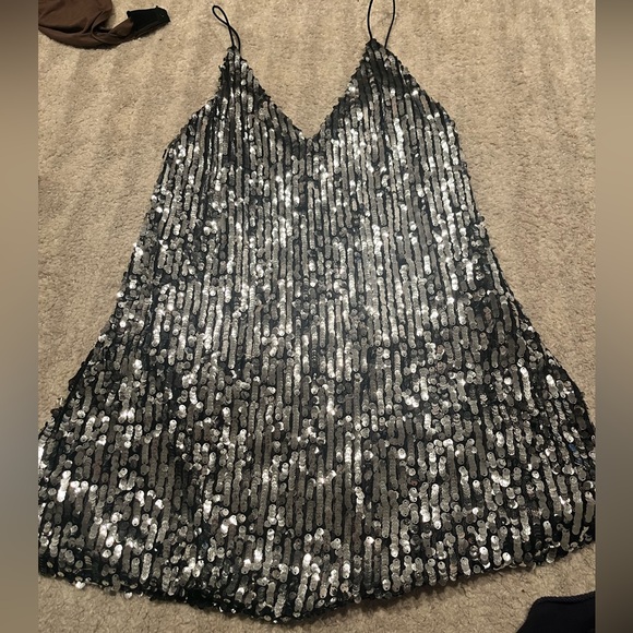 Oh Polly mini sequin dress - Picture 3 of 3